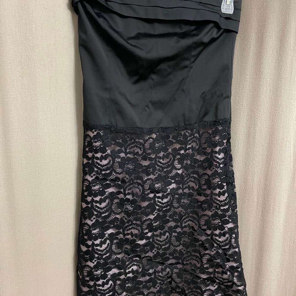 Elegant Black Strapless Lace Dress